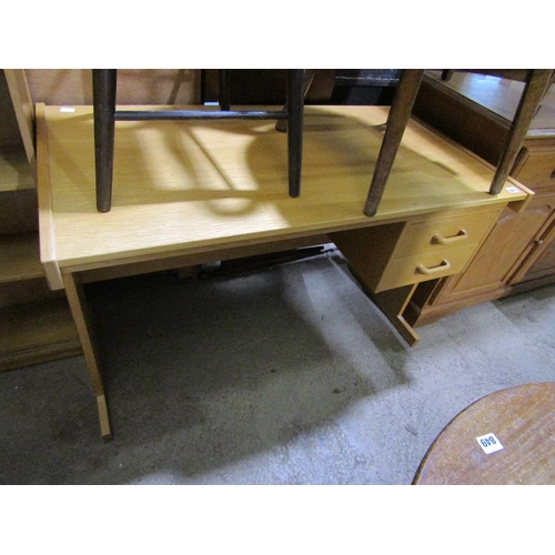 841 - OAK DESK