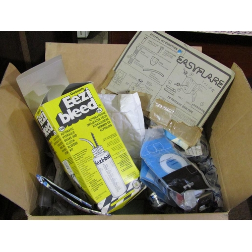 884 - BOX OF MIXED PLUMBING FITTINGS