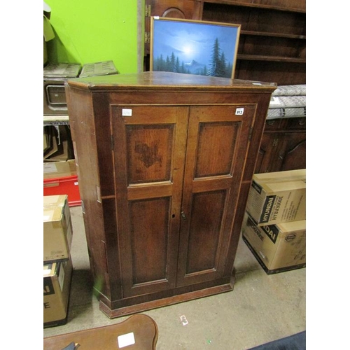 912 - 19C OAK CORNER CABINET