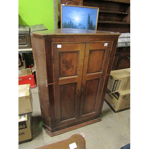 912 - 19C OAK CORNER CABINET