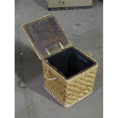 924A - WICKER BASKET