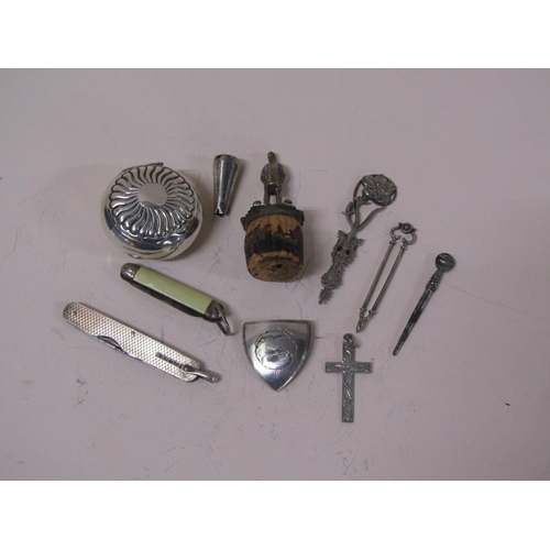 1533 - BOX OF MIXED SILVER TO INCL BOX AND COVER, CRUCIFIX PENDANT, PEN KNIVES ETC