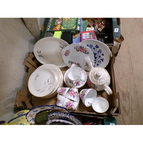 153 - BOX OF TEA AND TABLEWARES TO INCL REGENCY ENGLISH CHINA