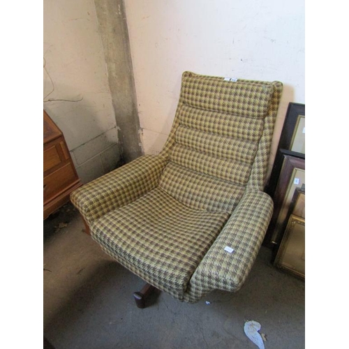 532 - 1970s SWIVEL CHAIR