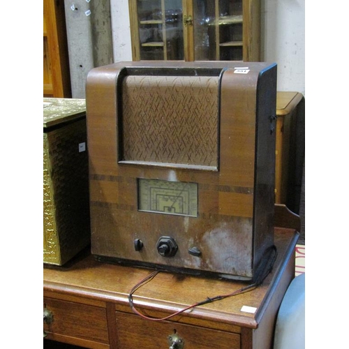 551 - VINTAGE RADIO