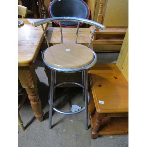 644 - BAR STOOL