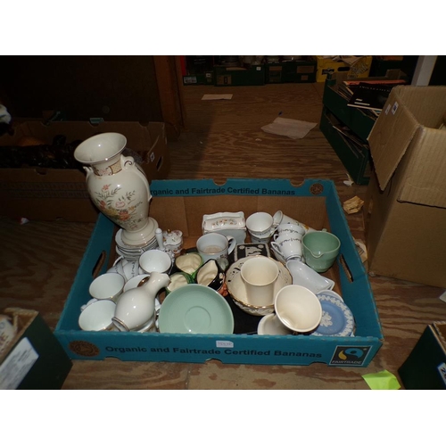 296 - BOX OF MIXED CERAMICS TO INCL WEDGWOOD JASPERWARE