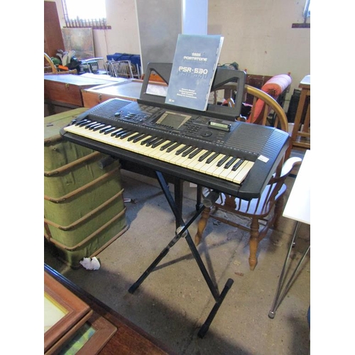 780 - YAMAHA ELECTRIC ORGAN ON STAND