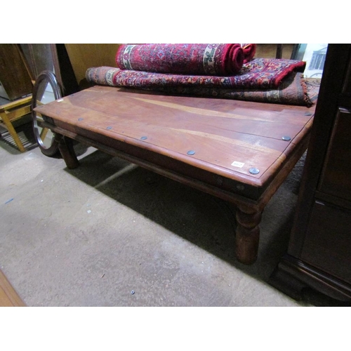 862 - RUSTIC COFFEE TABLE