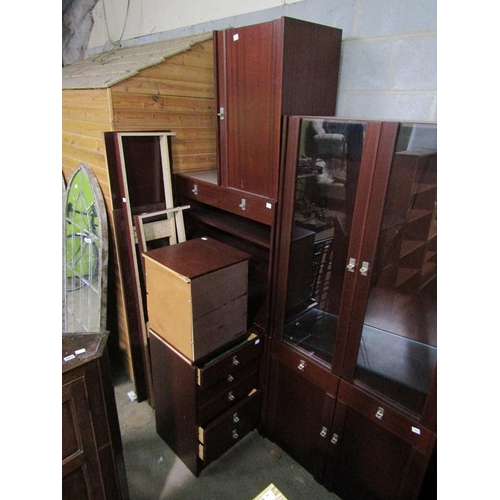 870 - LARGE WALL UNIT