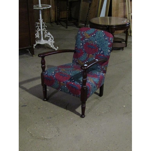 914 - UPHOLSTERED ARMCHAIR WITH WILLIAM MORRIS TYPE UPHOLSTERY