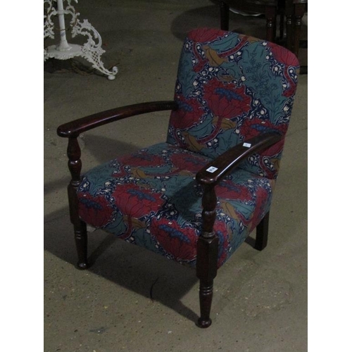 914 - UPHOLSTERED ARMCHAIR WITH WILLIAM MORRIS TYPE UPHOLSTERY