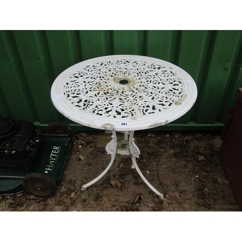 961 - GARDEN TABLE