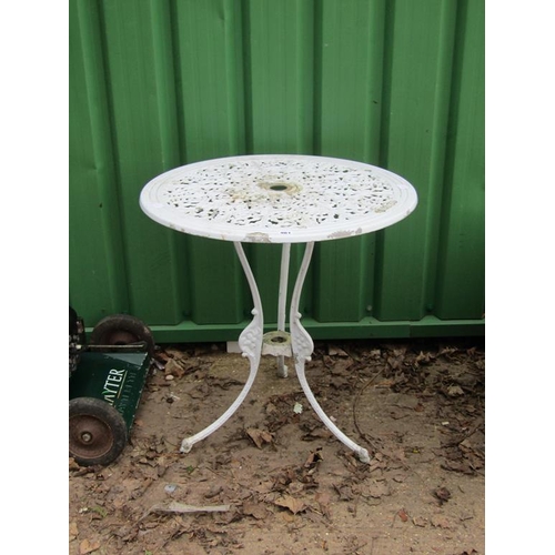 961 - GARDEN TABLE