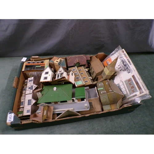 1312 - COLLECTION OF CONSTRUCTED MODEL RAILWAY VILLAGE AND TOWN BUILDINGS