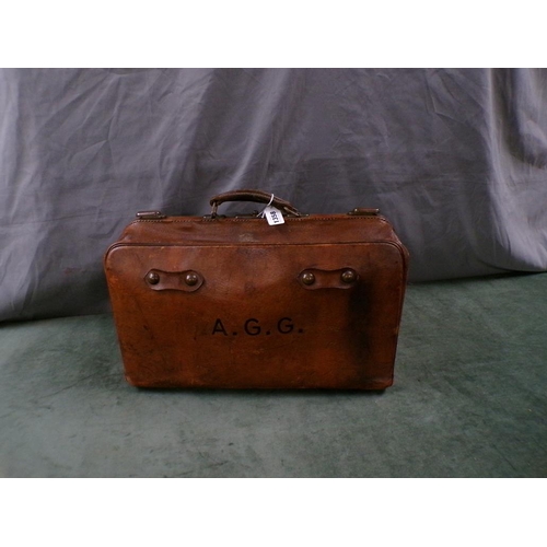 1358 - LEATHER GLADSTONE TYPE BAG - 50cms W