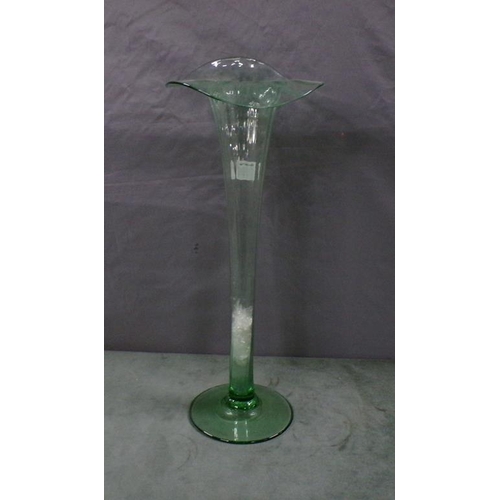 1821 - ART NOUVEAU GREEN GLASS JACK IN A PULPIT STYLE VASE, 44CM H