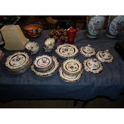 1829 - SET OF MASONS DINNER WARES TO INCL TWO HANDLED CREAM SOUP BOWLS, 16.5CM W