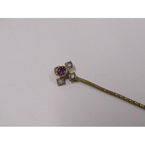 1491 - GOLD SEED PEARL AND AMETHYST SET STICK PIN