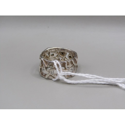 1556 - SILVER STONE SET RING SIZE M 1/2