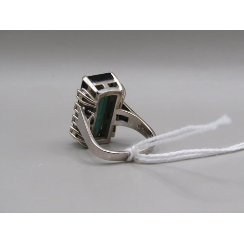 1563 - 18ct WHITE GOLD DIAMOND AND GREEN TOURMALINE RING - SIZE M 1/2