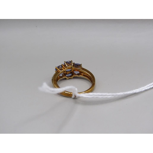 1571 - 9ct GOLD BLUE STONE SET RING SIZE P