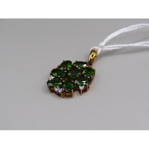 1578 - 9ct GOLD GREENSTONE SET PENDANT