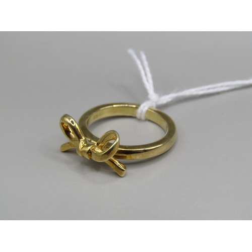 1623 - SILVER GILT BOW RING - SIZE P 1/2