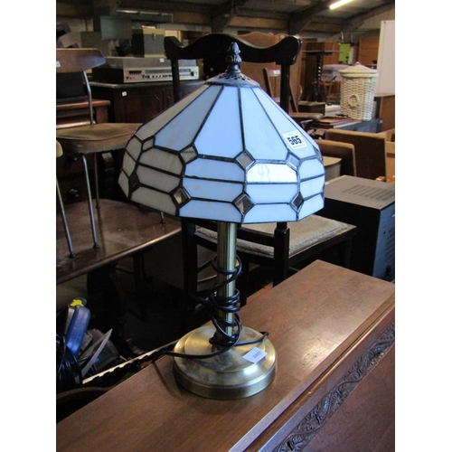 565 - TABLE LAMP