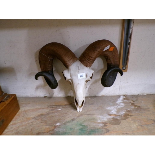 90 - REPRO RAMS SKULL ORNAMENT