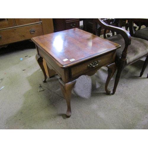 957 - REPRODUCTION MAHOGANY TABLE