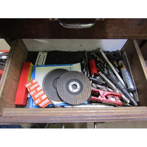 962 - TOOLBOX AND CONTENTS