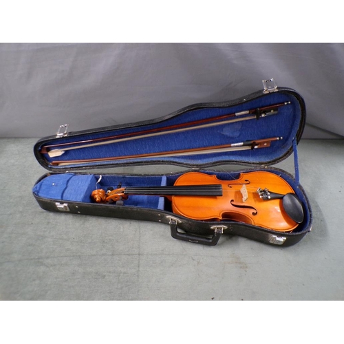 1435 - STUDENTS VIOLIN IN CASE