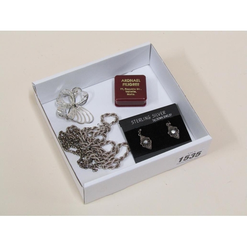 1535 - BOX OF SILVER NECKLACES, BROOCHES, EARRINGS ETC