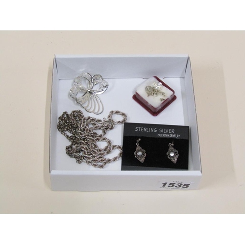 1535 - BOX OF SILVER NECKLACES, BROOCHES, EARRINGS ETC