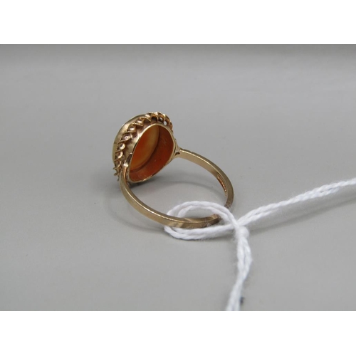 1596 - 9ct GOLD CAMEO RING SIZE Q