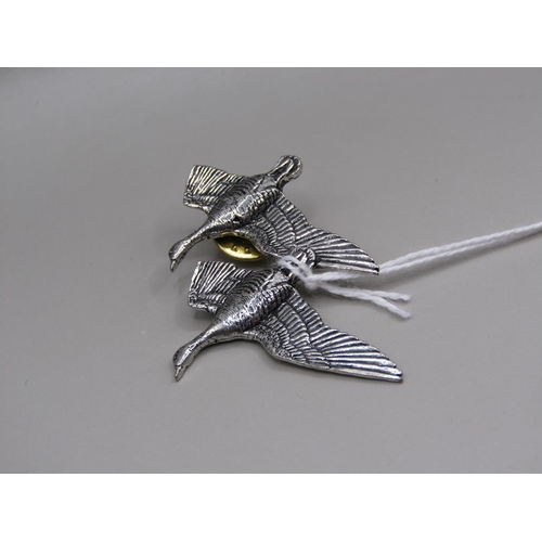 1659 - PEWTER FLYING DUCKS PIN