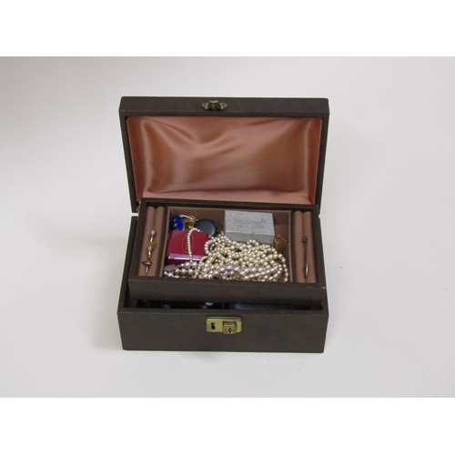 1673 - BOX OF MIXED COSTUME JEWELLERY TO INC. RINGS, BROOCHES, CUFFLINKS ETC.