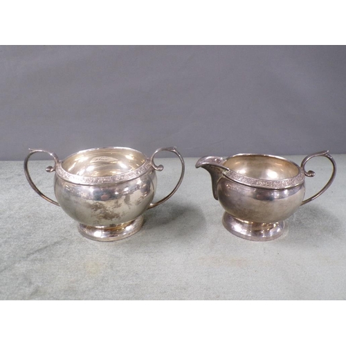 1715 - 1930s SILVER CREAM JUG AND SUGAR BOWL, JOSEPH GLOUCESTER LIMITED, BIRMINGHAM 1933 9ozt