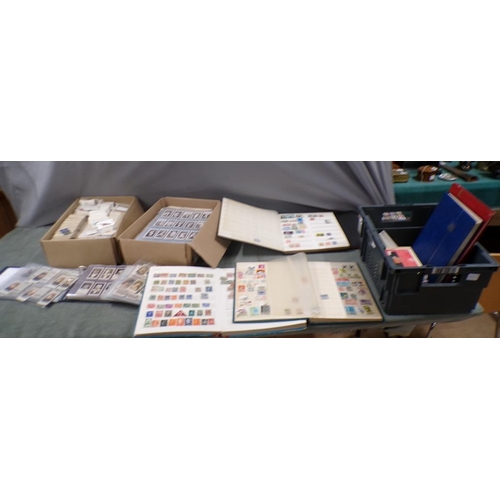 1760 - COLLECTION OF CIGARETTE CARDS, STAMP ALBUMS ETC