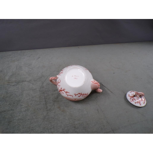 1817 - PORCELAIN TEAPOT DECORATED WITH CORAL AND CHERUBS, 11CM H