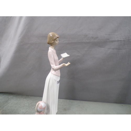 1889 - COLLECTION OF LLADRO PORCELAIN FIGURES, LARGEST 35cms