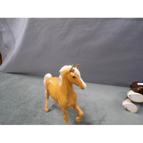 1911 - FOUR BESWICK HORSES TO INC. PINTO PONY, LARGEST 20cms - SOME A/F