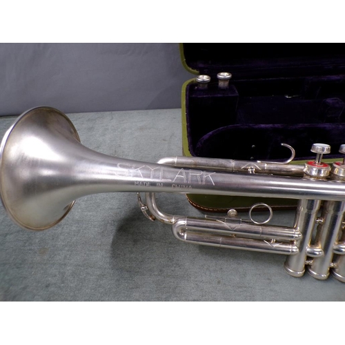 1369 - BOXED TRUMPET