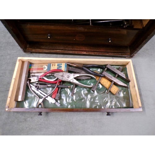 1328 - CABINET OF SEVEN DRAWERS, 43CM W,  CONTAINING VARIOUS SMALL ENGINEERING EQUIPMENT AND ACCESSORIES