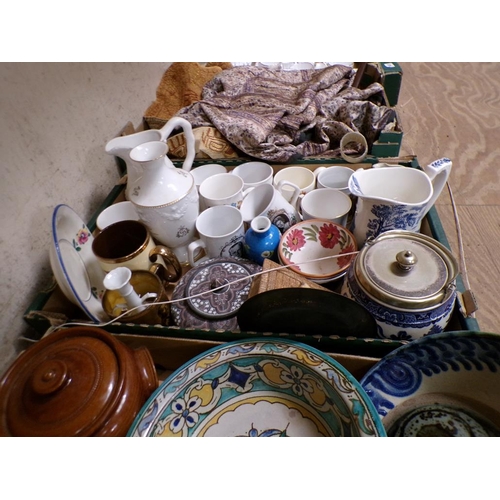 139 - BOX OF MIXED CERAMICS TO INCL COMMEMORATIVE