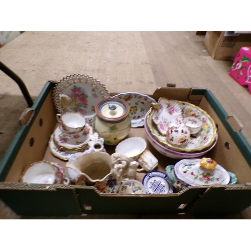 200 - BOX OF MIXED CERAMICS AND PORCELAIN