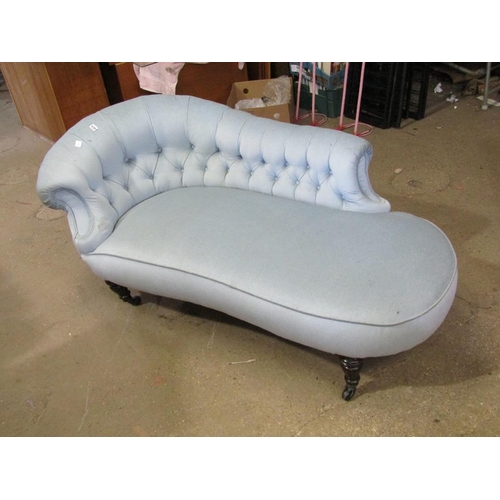 930 - VICTORIAN BUTTON BACKED CHAISE