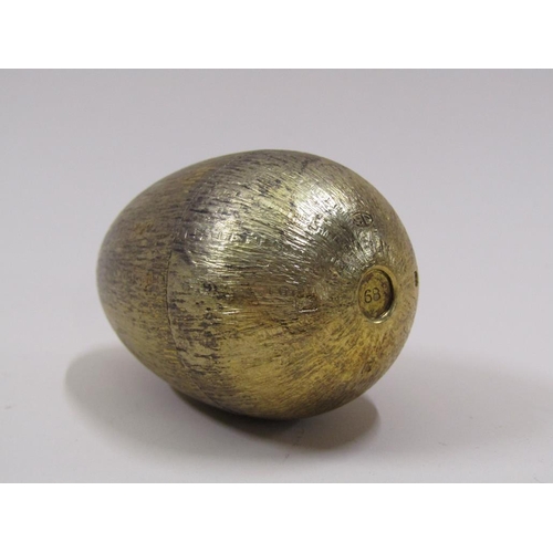 1481 - STUART DEVLIN SILVER GILT SURPRISE EGG, HIDDEN SURPRISE OF FLORAL PEARLS AND DRAGONFLY, DATED 1984