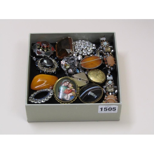 1505 - BOX OF BROOCHES, PENDANTS, EARRINGS, ETC. TO INC. SCOTTISH SILVER BROOCH, AMBER BROOCH, AGATE ETC.